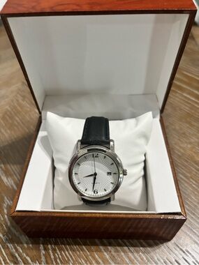 Classic Black Leather Men's Quartz Watch - Silver Case